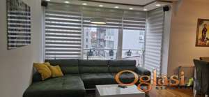 ODLIČAN, NAMEŠTEN TROSOBAN STAN SA GARAŽOM, SOCIJALNO