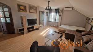 Zemun - Gornji grad - prostran stan sa parking mestom ID#5492