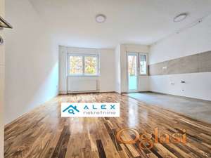 Renoviran jednoiposoban stan na Novom Naselju