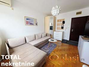 STAN - NOVI SAD - CENTAR - 24m2 - 95000 evra