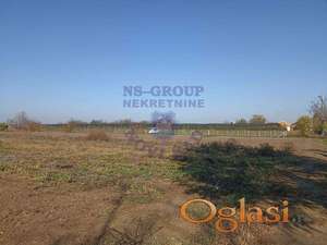 Odličan ravan plac u gradjevinskom području u Kisaču.