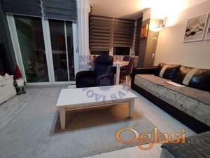 Odličan dvoiposoban u mirnom kraju