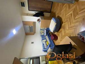 Izdajem stan na Bulevaru Nemanjića