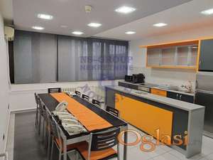 Fenomenalan lokal u blizini Bulevara