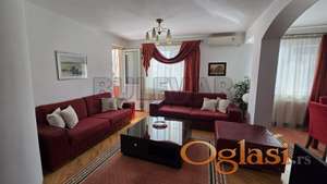 Izdaje se stan kod crkve Svetog Nikole, 70m