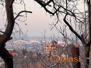 Popovica - plac sa pogledom na grad, tvrđavu  i most