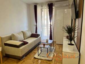 Nameštena garsonjera na Novoj detelinari