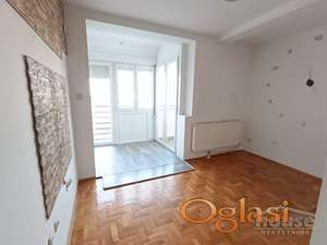 NOVI SAD - BULEVAR PATRIJARHA PAVLA - 60m2 - 300 evra