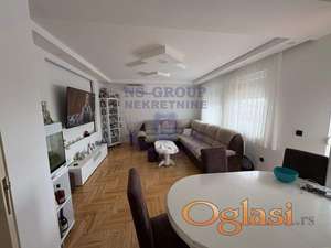 Odlična spratna kuća - Petrovaradin - Puckaroš