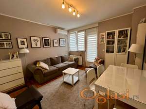 Dvosoban stan sa vrhunskim rasporedom na Bulevaru cara Lazara!