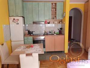 <p>NAMEŠTENA GARSONJERA, NOVA DETELINARA