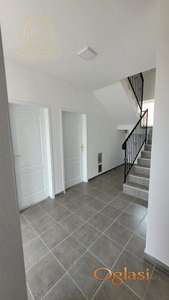 Petrovaradin odlična lokacija, 105m2