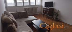 IZDAJEM DVOSOBAN STAN KOD BULEVARA OSLOBODJENJA