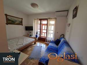 Garsonjera u blizini hotela Tonanti 18m2 + 6m2 terasa