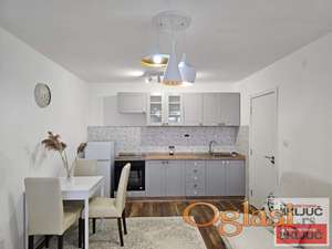 BULEVAR, 29m2, Garsonjera, Nameštena