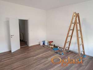 Trosoban stan u Petrovaradinu