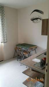 NOVI SAD,ADAMOVICEVO NASELJE,MALA GAARSONJERA,ODMAH USELJIVA-150 E