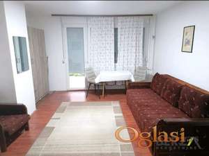  NAMEŠTENA GARSONJERA SA SOPSTVENIM DVORIŠTEM NA LIMANU III