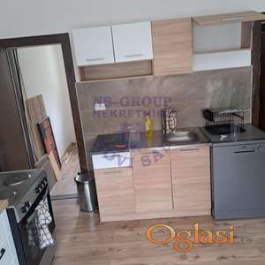 Na atraktivnoj lokaciji na Keju izdaje se troiposoban stan površine 66m2.