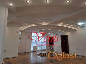 CENTAR Zmaj Jovina 254 m2–1200 Evra  USELJIV ID#2479