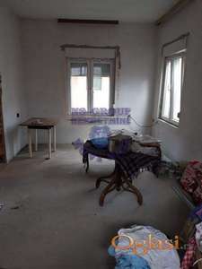 Uknjižena kuća u Veterniku