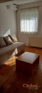 NAMEŠTEN JEDNOSOBAN STAN, CENTAR