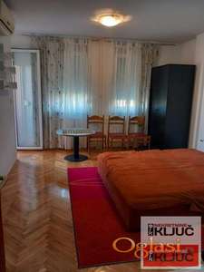 Jednosoban stan 40 m², Nova Detelinara, Novi Sad, 3. sprat