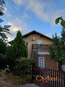 Vlasnik izdaje 1,5-soban opremljen stan u kući, 40m2, Novi Sad, Telep, urednoj ženskoj osobi