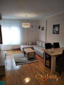 ODLIČAN JEDNOIPOSOBAN STAN KOD SAJMA