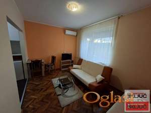 KOD ALMAŠKE CRKVE, 19m2, Garsonjera, Nameštena