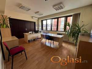 Višenamenski lokal 228m2 na odličnoj lokaciji - Bulevar Oslobođenja