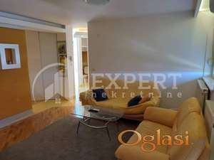 Izdaje se odličan, dvoiposoban stan kod Pravnog fakulteta, 61m2