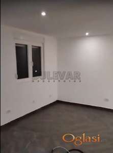 Izdaje se poslovni prostor u blizini Čaira 58m2!