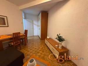 Kompletno renoviran!