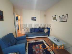 Izdaje se dvosoban stan preko puta Vojne Bolnice