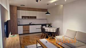 Nov, luksuzno opremljen trosoban stan