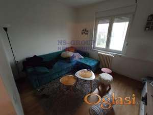 Spratna kuća u centru Sremske Kamenice!