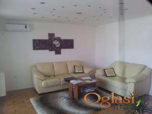  KOMFORAN DVOSOBAN STAN NA LIMANU 4