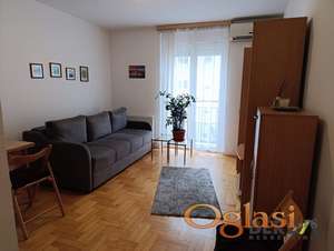  ODLIČNA GARSONJERA NA NOVOJ DETELINARI 