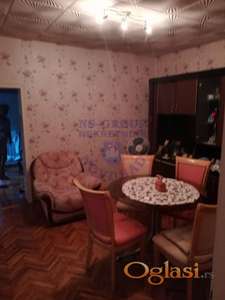 Kuca sa potencijalom u centru Rume!
