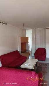 Jednosoban stan u blizini Belih dvora