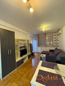 NAMESTEN STAN 43m2, ODLICNA LOKACIJA-PODBARA, VEOMA MALI TROSKOVI!