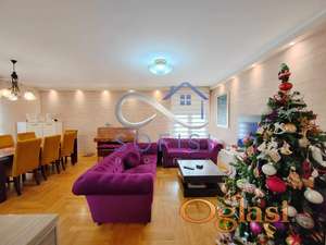 Novi Sad, Grbavica - Odličan četvorosoban stan u vili sa samo 4 stana ID#1533