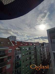 Odmah useljiva garsonjera Grbavica