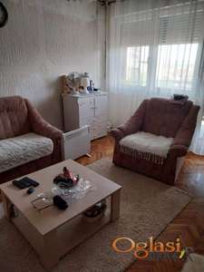 KOMFORAN, POLUNAMEŠTEN TROIPOSOBAN STAN, ŠID