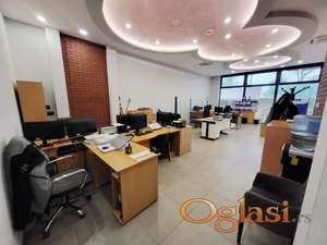 Ulični, višenamenski poslovni prostor, 207m2 +80m2 terase, cena sa PDV-om