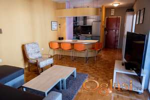 MODERAN,LEPO OPREMLJEN,SVETAO,TROSOBAN STAN U ŽELEZNIČKOJ ULICI 650 EVRA