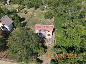 ~ Kuća sa prostranim placem na Banstolu ~