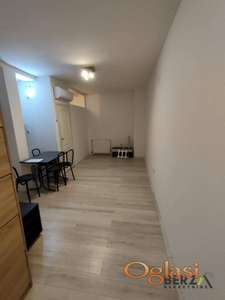 JEDNOIPOSOBAN STAN NADOMAK BULEVARA EVROPE