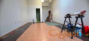 LOKAL POGODAN ZA KANCELARIJU,  FRIZERSKO -KOZMETIČKI SALON